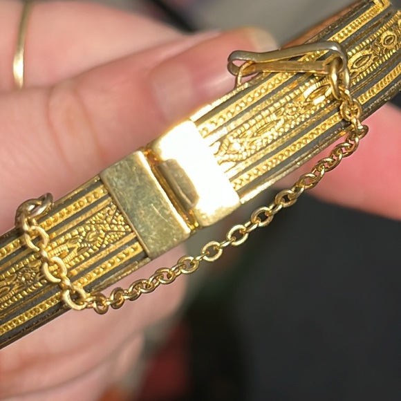 Vintage gold damascene bangle bracelet - Picture 3 of 8